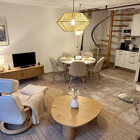 Falknis, Maisonette Mit Cheminee, Gartensitzplatz Und Garage Apartment Bad Ragaz